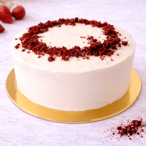 Disfruta de nuestra irresistible tarta Red Velvet, destacada por su bizcocho de chocolate intenso y su cubierta de crema de queso cremoso, que la hacen visualmente atractiva y deliciosamente indulgente.