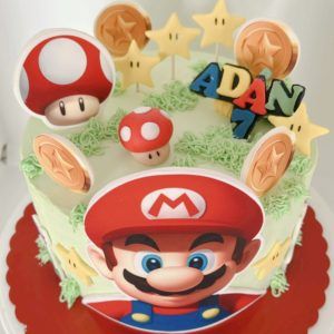 Una deliciosa tarta con temática de Mario Bros, elaborada por Tartas Josefa Pinto en Alicante, España