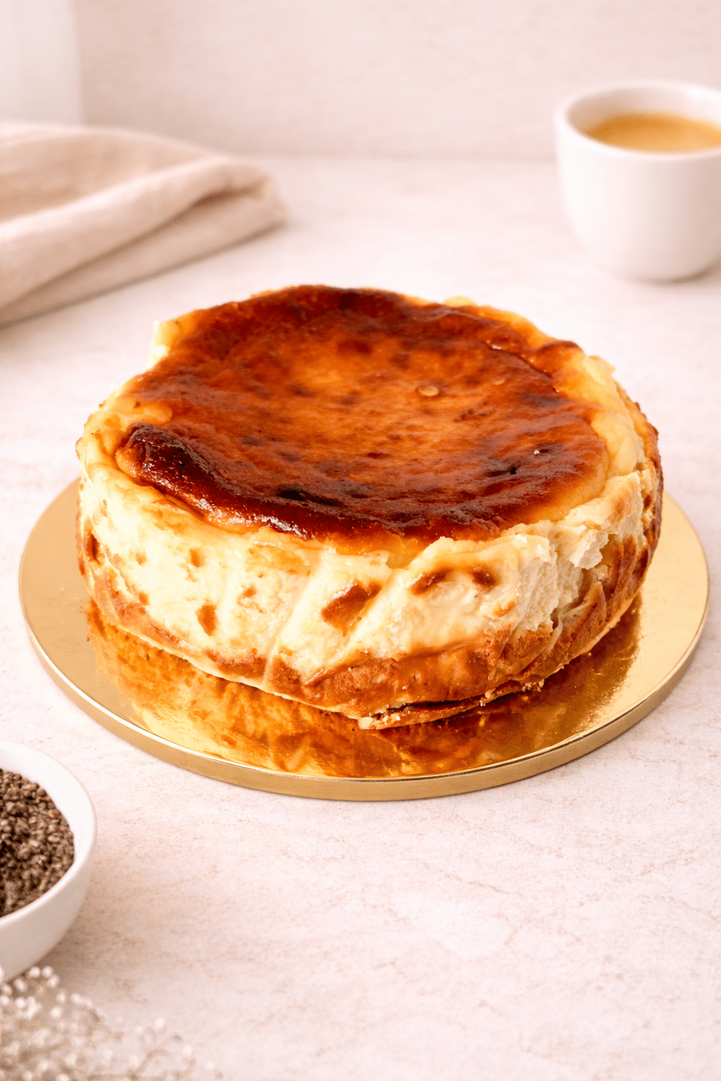 Consistencia cremosa y suave del queso, el crujiente de la galleta. Un final perfecto para cualquier comida.