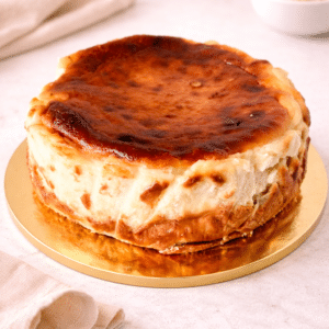 Consistencia cremosa y suave del queso, el crujiente de la galleta. Un final perfecto para cualquier comida.